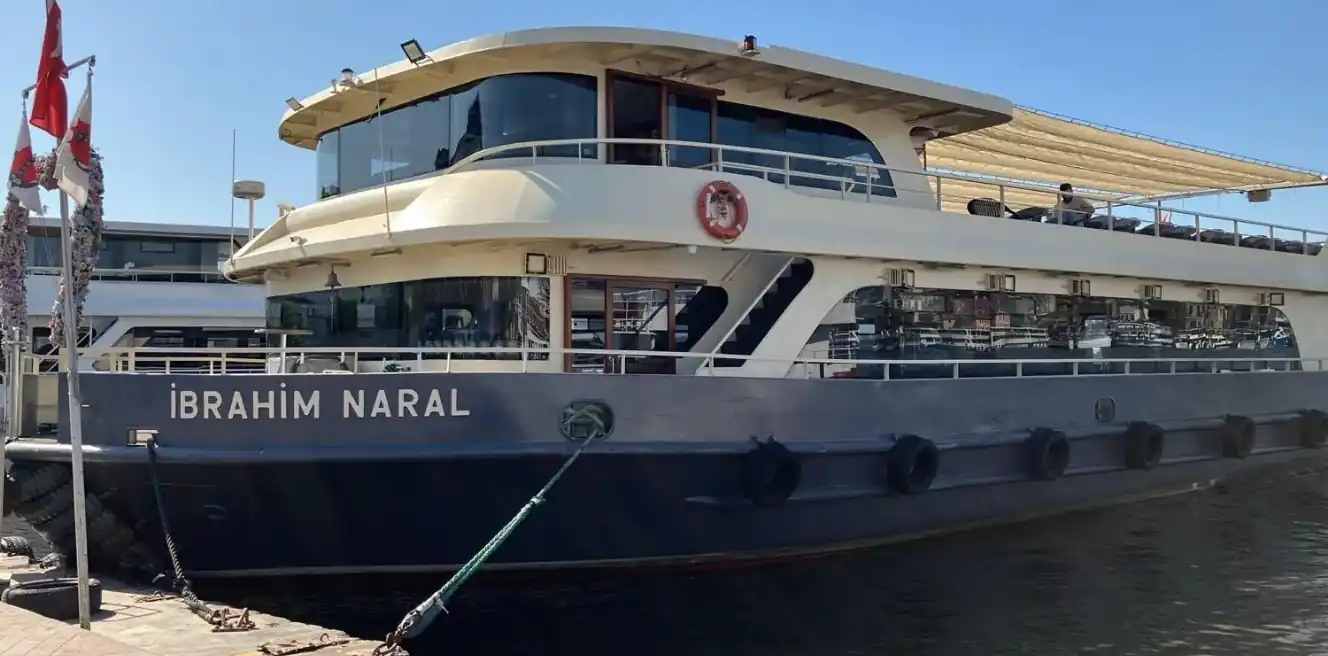 Bosphorus Cruise With Breakfast