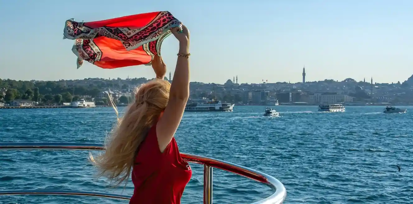 Bosphorus Cruise With Breakfast