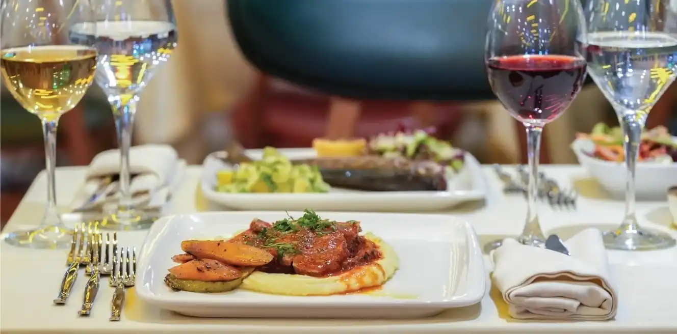 Bosphorus Cruise With Late Lunch